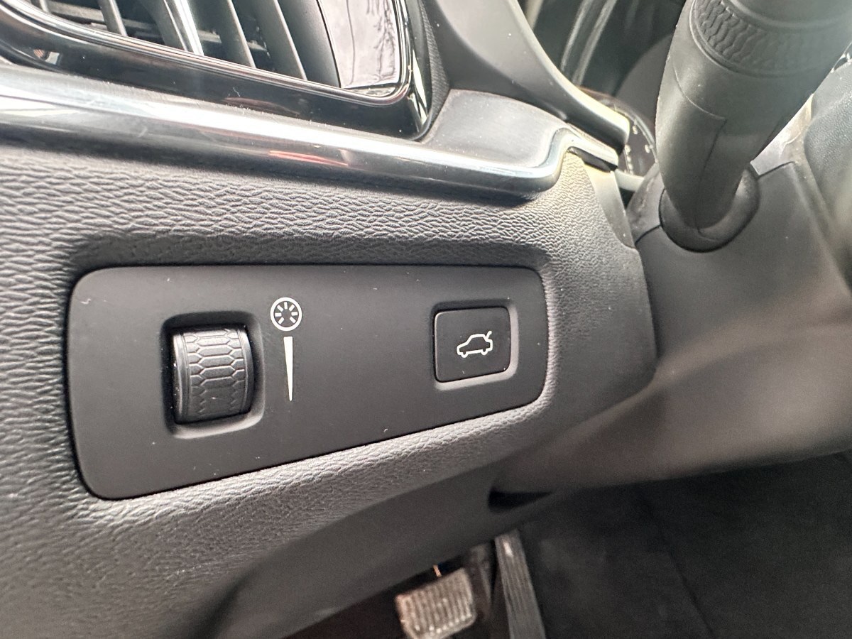 2019 Volvo XC60 T5 miniatura 13